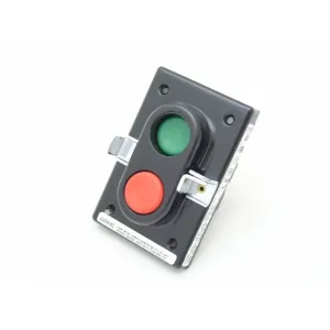 Rees 04062-432 Double Plastic Plunger with Padlock Latch, 1.00" Green/1.00" Red Plunger