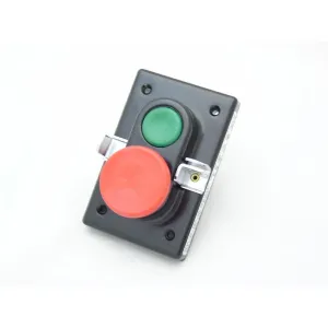 Rees 04087-032 Double Plastic Plunger with Padlock Latch, #02 NO+NC