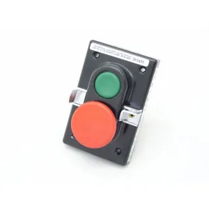 Rees 04932-132 Double Plastic Plunger with Padlock Latch, Black Cover