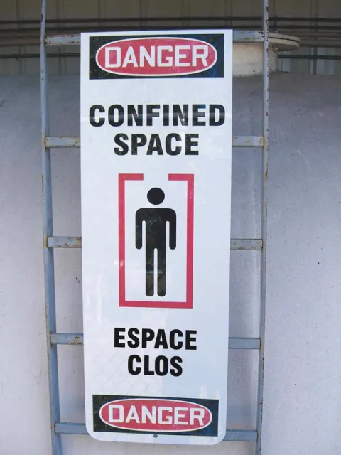 Accuform KLB450 Bilingual Ladder Shield OSHA Danger Wrap: Confined Space